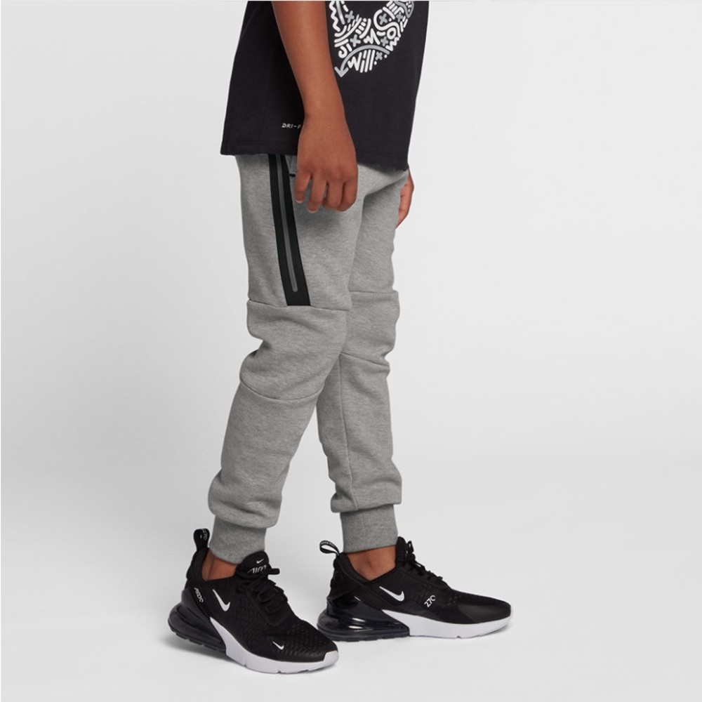 Boys Nike Sportswear Tech Jogger Pants size Small